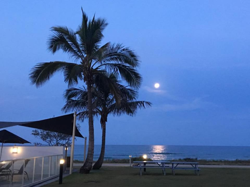 San Simeon Beachfront Apartments Tugun Gold Coast Extérieur photo