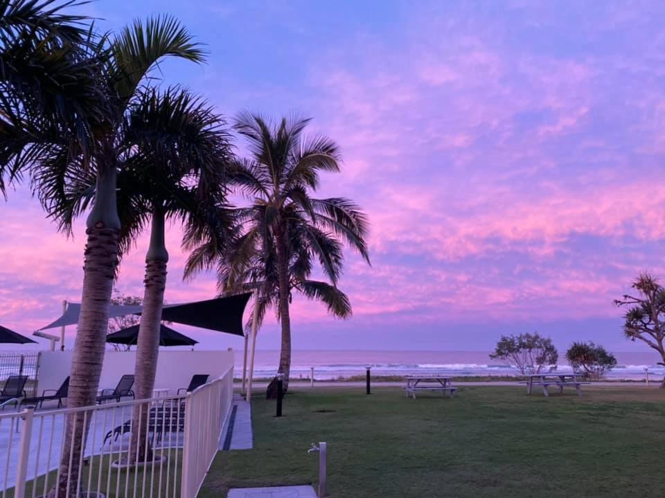 San Simeon Beachfront Apartments Tugun Gold Coast Extérieur photo